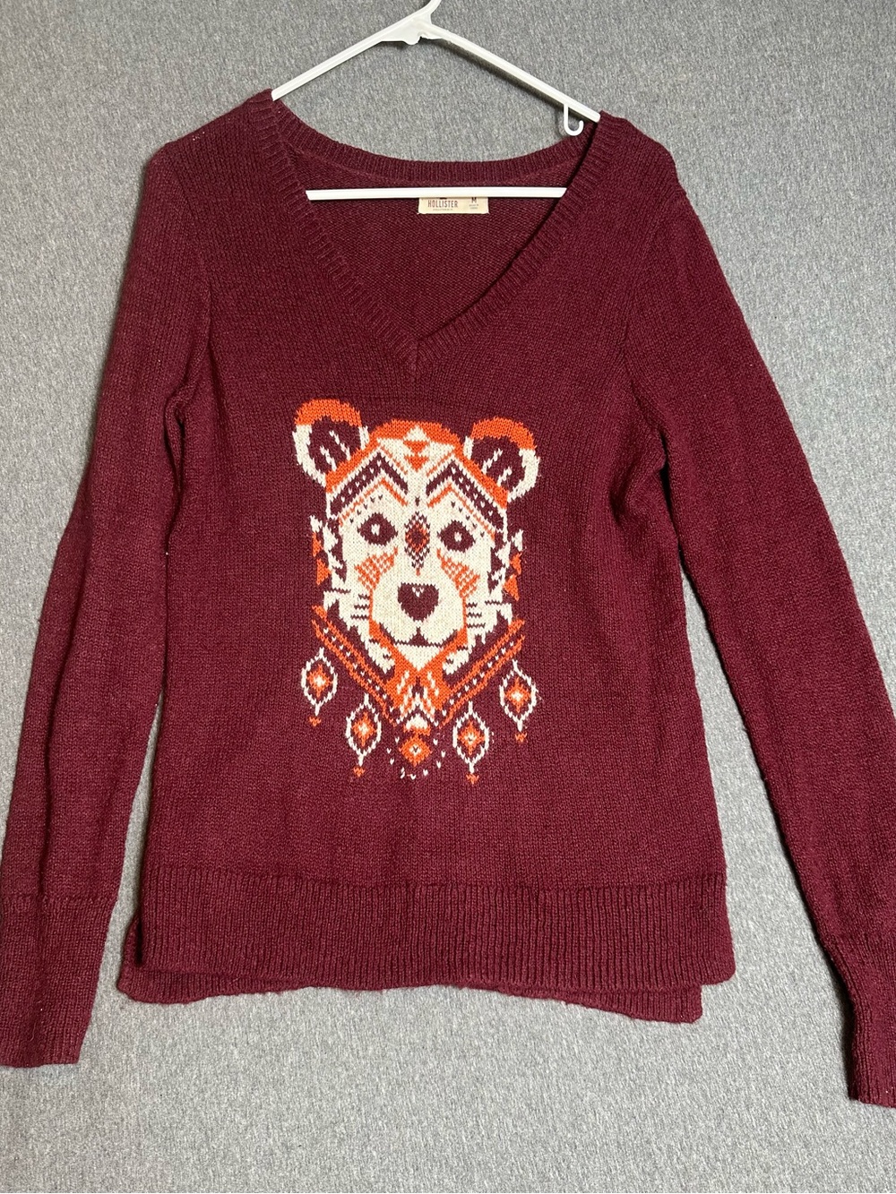 Hollister Burgundy V-Neck Sweater with Orange & Cream Bear Motif #30